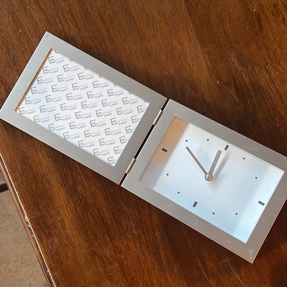 Silver clock frame - Picture 2 of 3